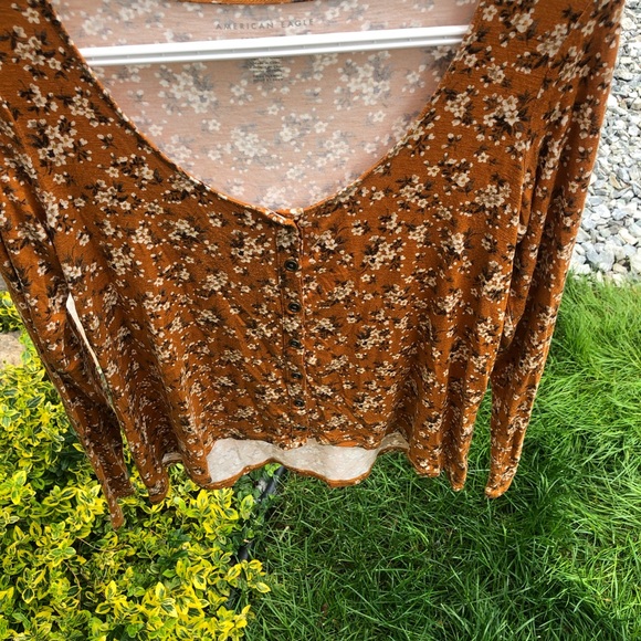 Brand new Xs American Eagle soft and sexy shirt - Picture 2 of 8